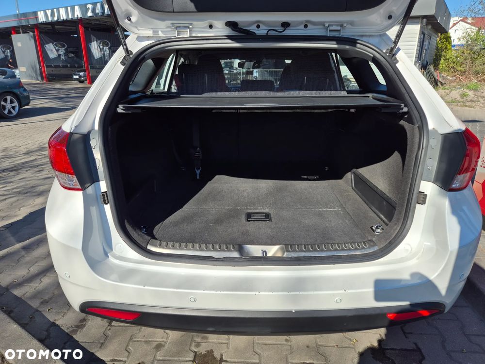 Hyundai i40 Kombi 1.6 Trend - 10