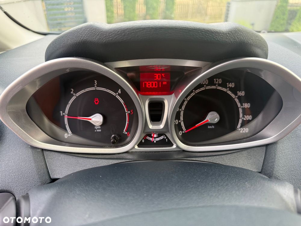 Ford Fiesta 1.4 TDCi Titanium - 11