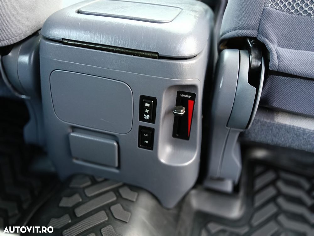 Toyota Land Cruiser 90 TD4-D - 27