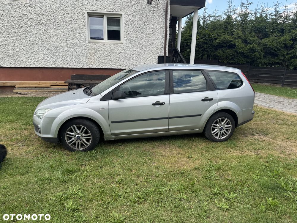 Ford Focus 1.6 TDCi DPF Ambiente - 4