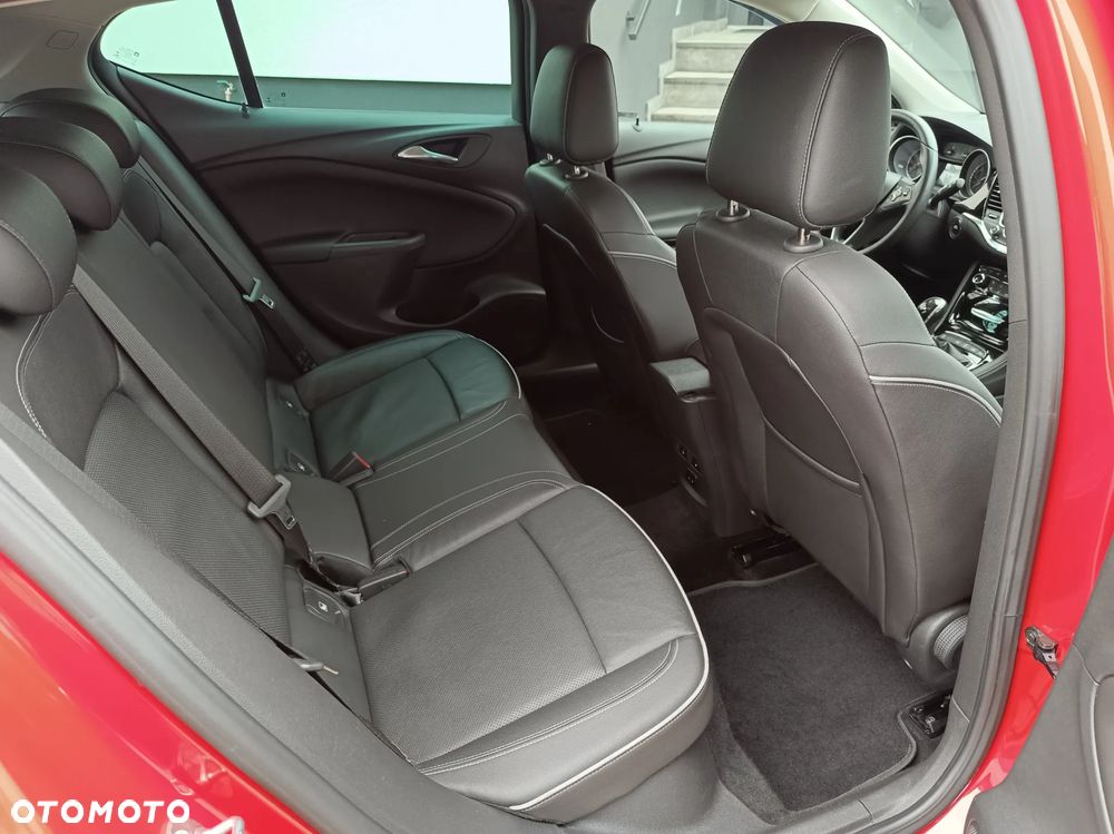 Opel Astra 1.4 Turbo Innovation - 13