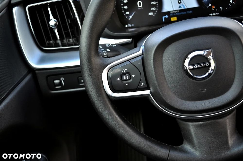 Volvo XC 60 D4 AWD Momentum - 33