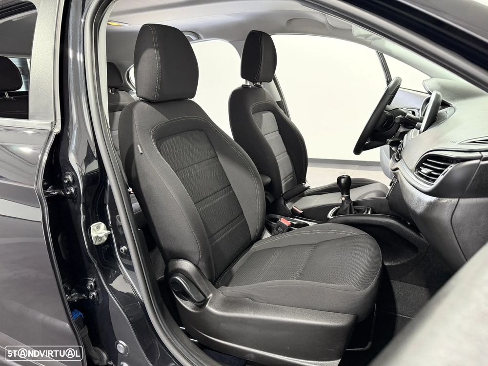Fiat Tipo Station Wagon 1.3 M-Jet Lounge - 35