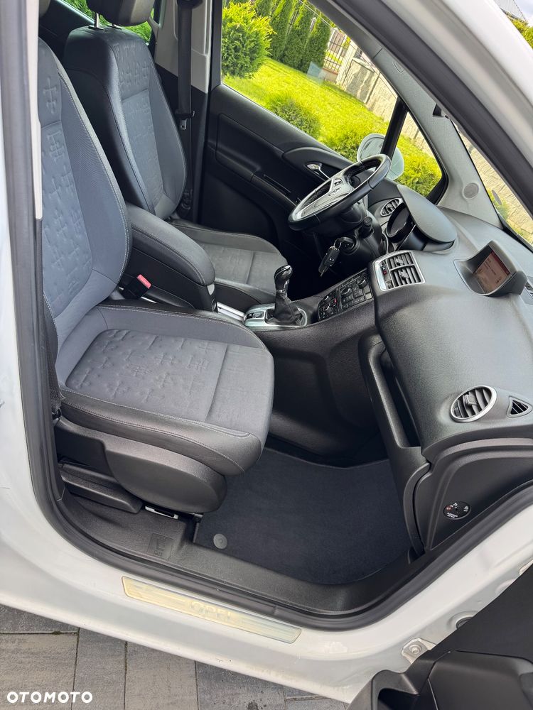 Opel Meriva 1.4 T Cosmo - 15