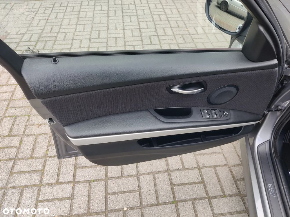 BMW Seria 3 318i Touring Edition Exclusive - 19