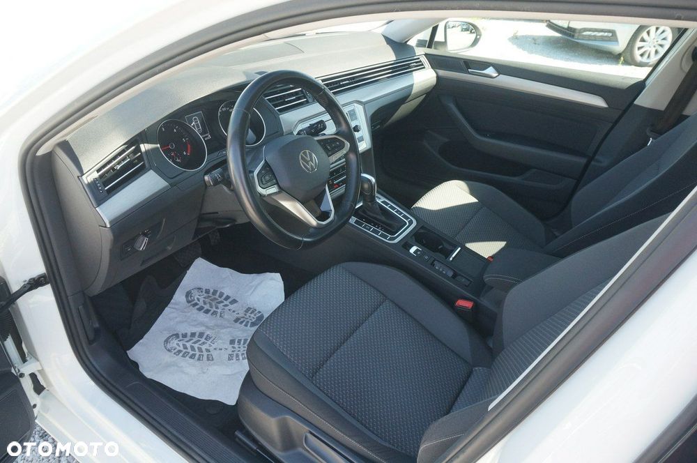 Volkswagen Passat 2.0 TDI EVO Essence DSG - 20