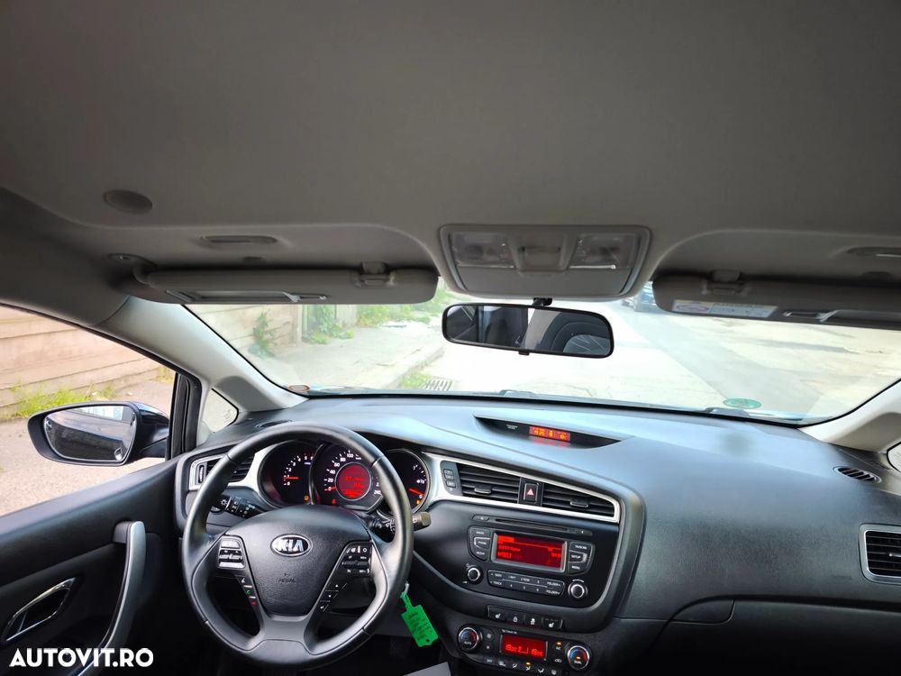 Kia Ceed - 8