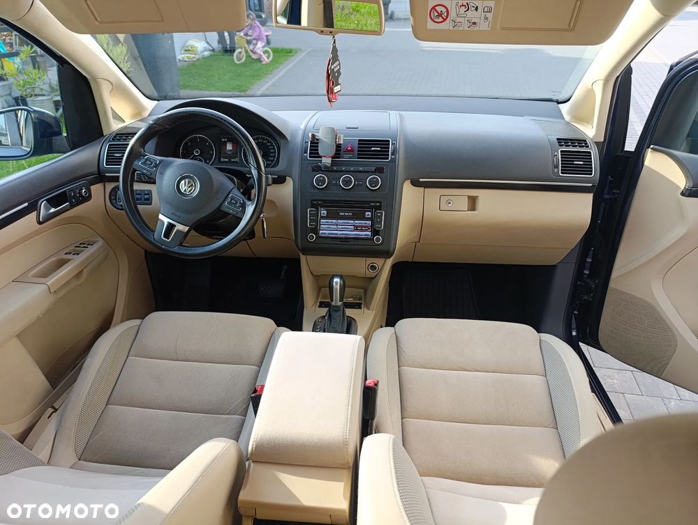 Volkswagen Touran 2.0 TDI DPF Comfortline DSG - 11