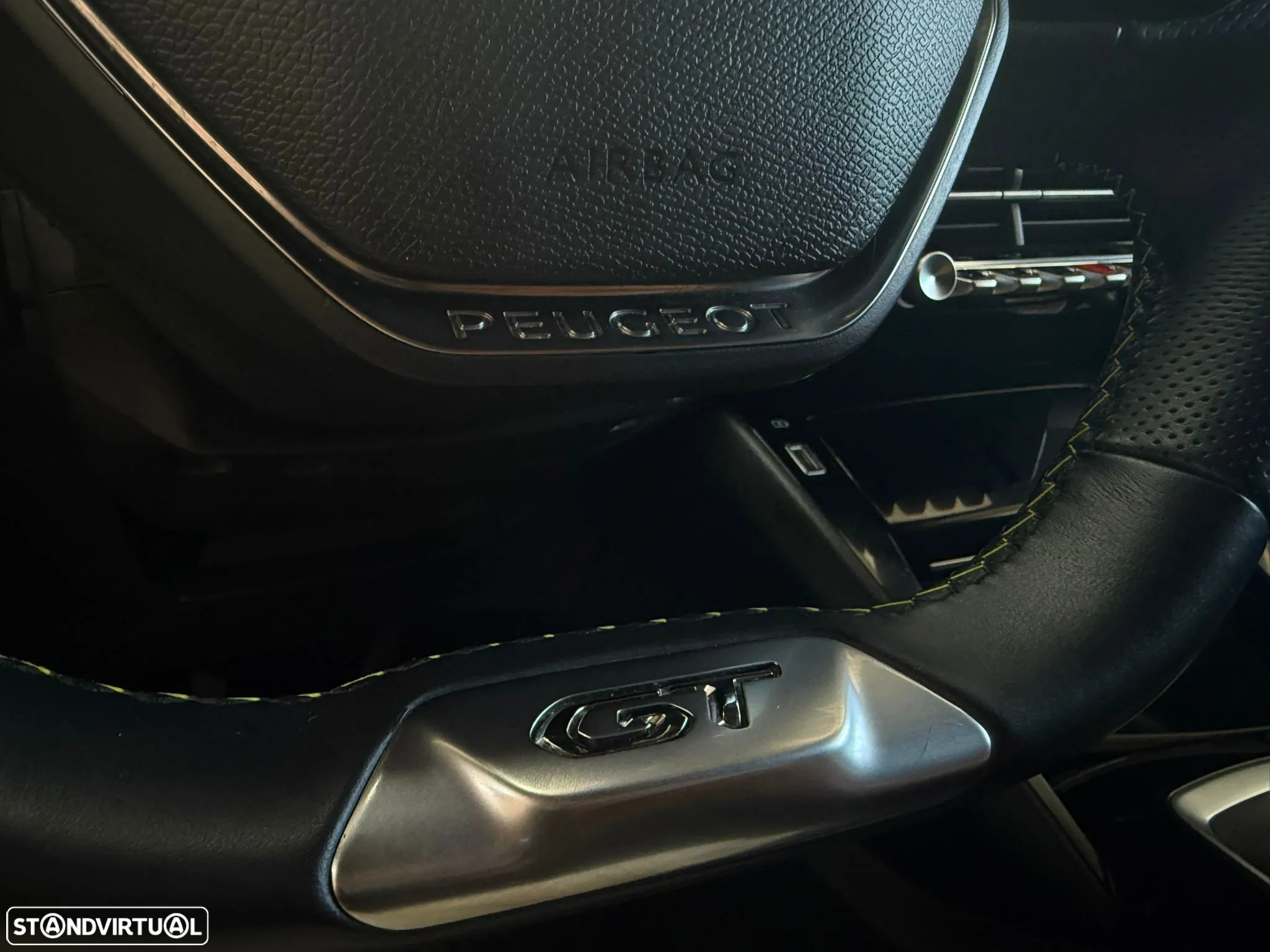 Peugeot 2008 1.2 PureTech GT - 25