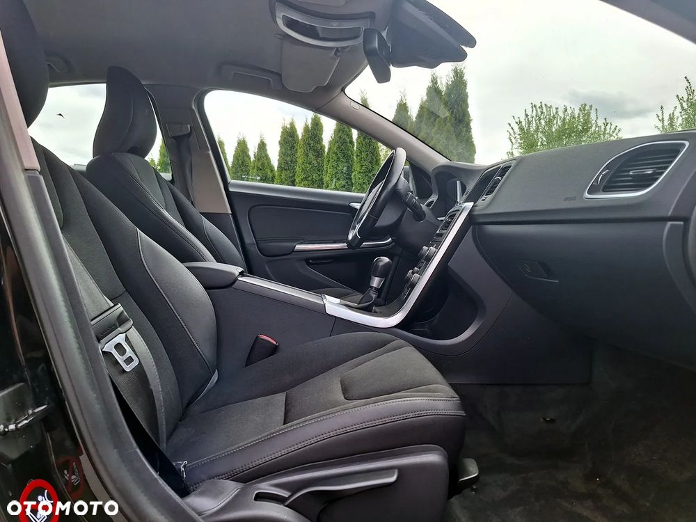Volvo S60 T3 Edition Pro - 23