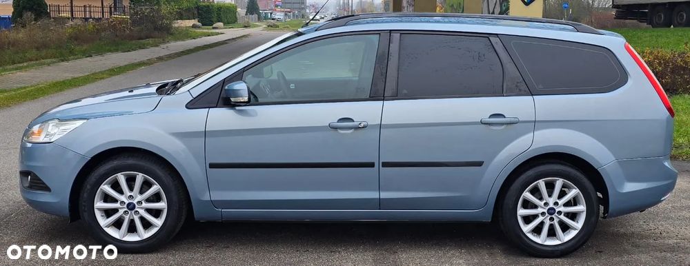 Ford Focus Turnier 1.6 16V Style - 12