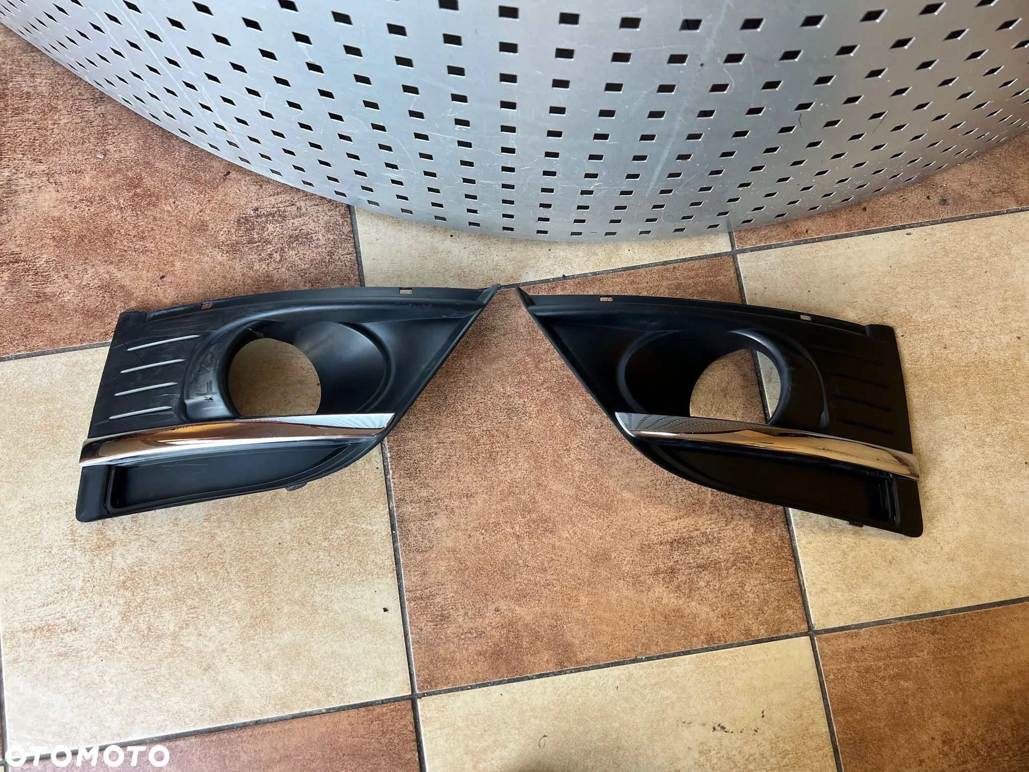 KRATKA HALOGENU ZAŚLEPKA ZDERZAKA CHROM PRZÓD PRZEDNIA PRAWA LEWA CITROEN C4 PICASSO I GRAND PICASSO 2007-2013 9680404177 9680404077 - 1