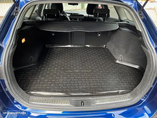 Toyota Avensis Touring Sports 1.6 D-4D Exclusive+GPS - 20
