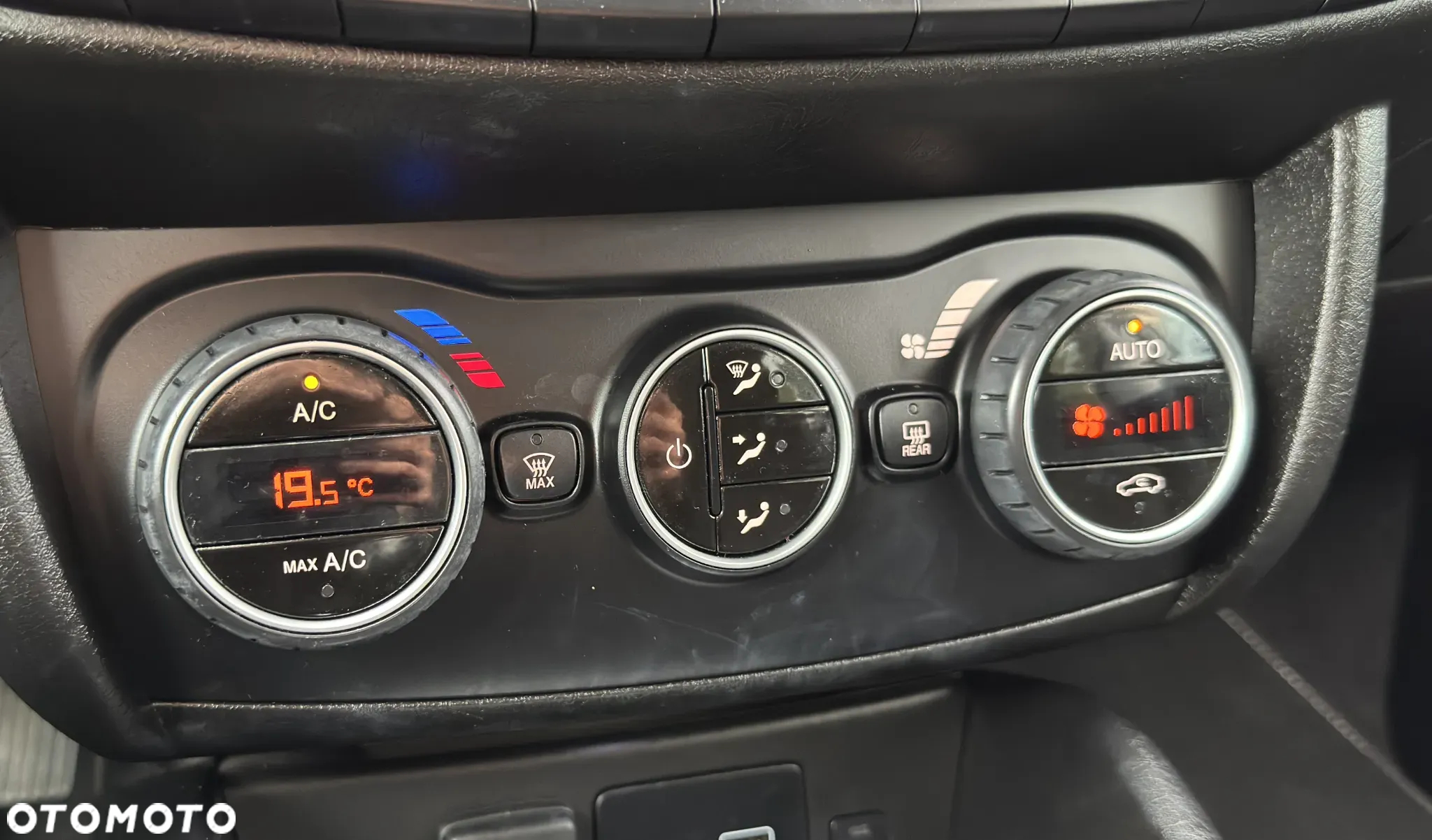 Fiat Tipo Kombi 1.4 T-Jet Business Line - 25