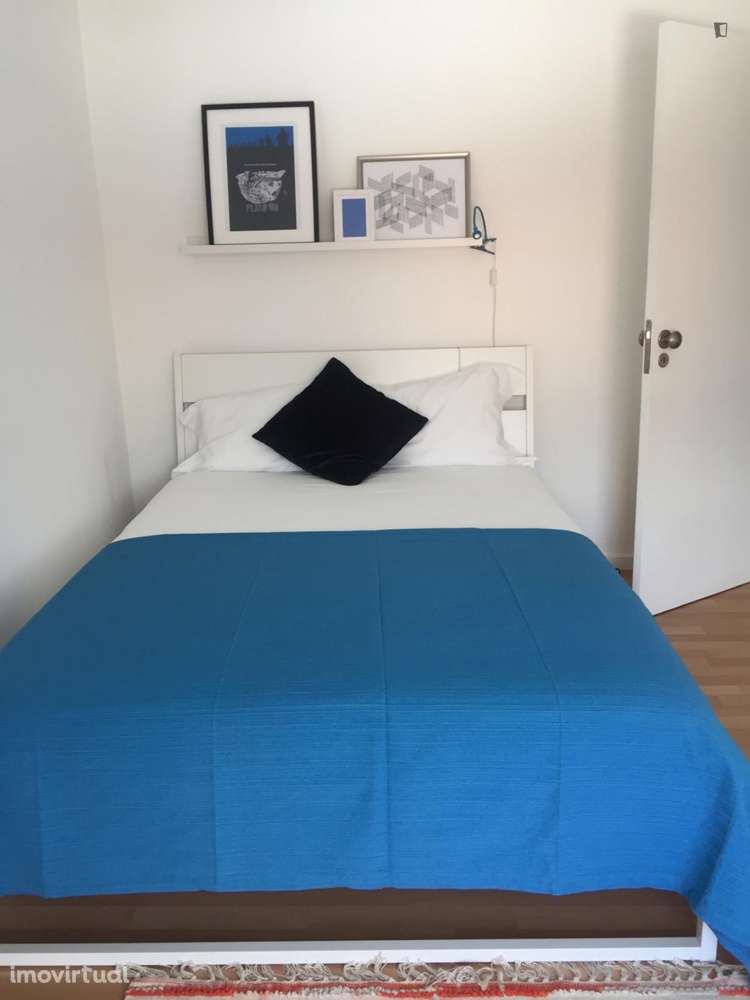 Quarto - localizado em Senhora da Hora Porto - Grande imagem: 2/8