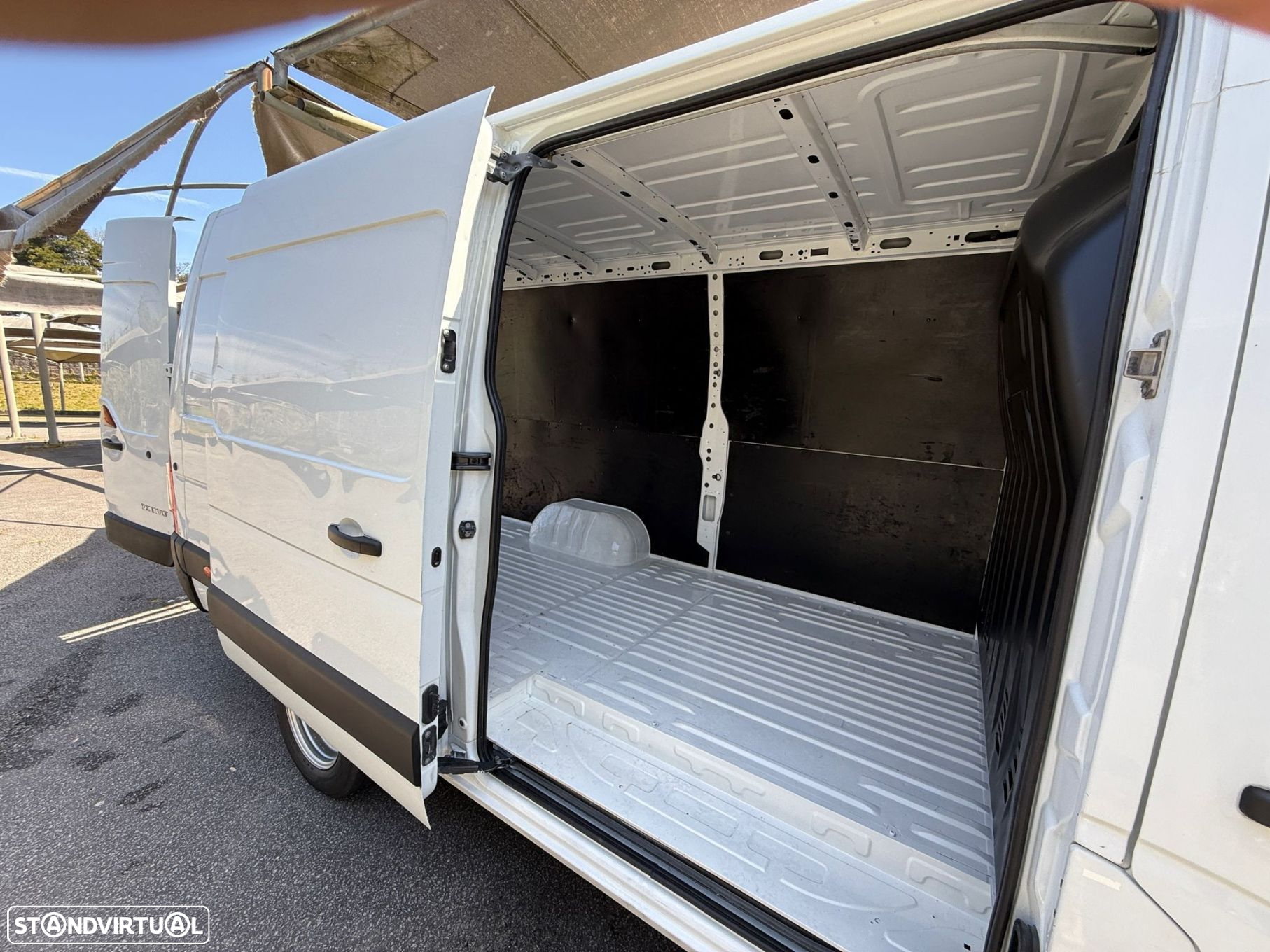 Renault Master 2.3 dCi L3H2 3.5T 150 - 16