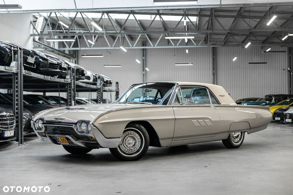 Ford Thunderbird - 2