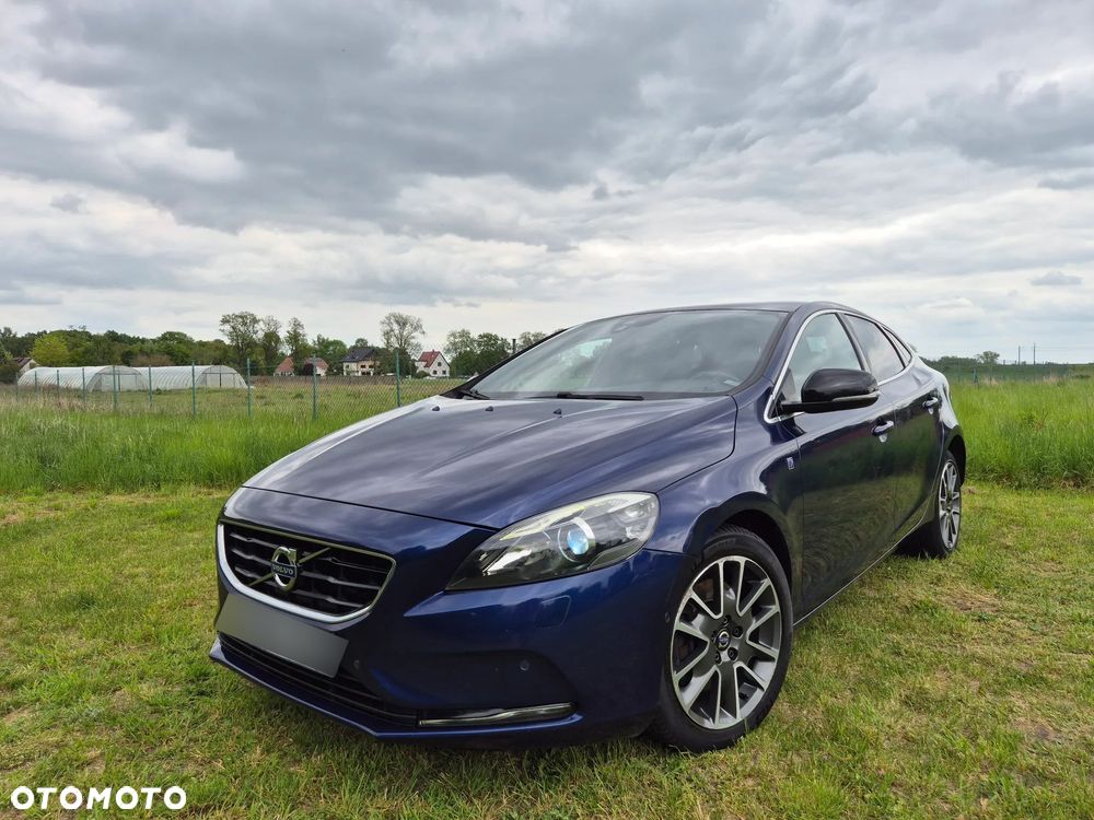 Volvo V40 D4 Drive-E Ocean Race - 3