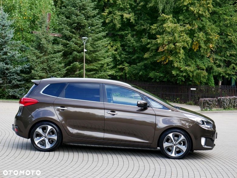 Kia Carens 1.7 CRDi 136 Dream Team Edition - 9