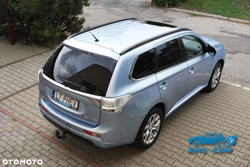 Mitsubishi Outlander Instyle NAVI + - 29