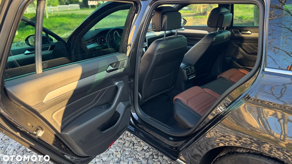 Volkswagen Passat 2.0 TDI SCR DSG Elegance - 13