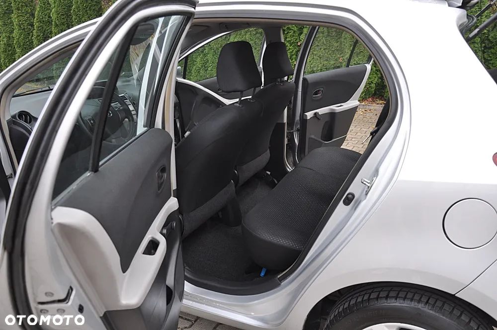 Toyota Yaris 1.33 Prestige - 19