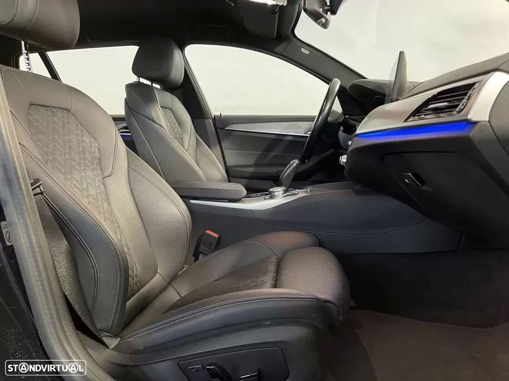 BMW 520 d Pack Desportivo M Auto - 17