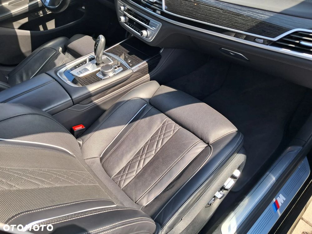 BMW Seria 7 750i xDrive - 20