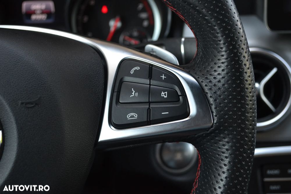 Mercedes-Benz GLA 200 7G-DCT AMG Line - 20