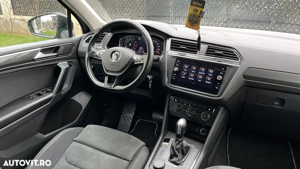 Volkswagen Tiguan - 24
