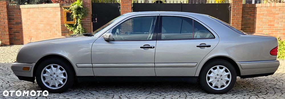 Mercedes-Benz Klasa E - 9