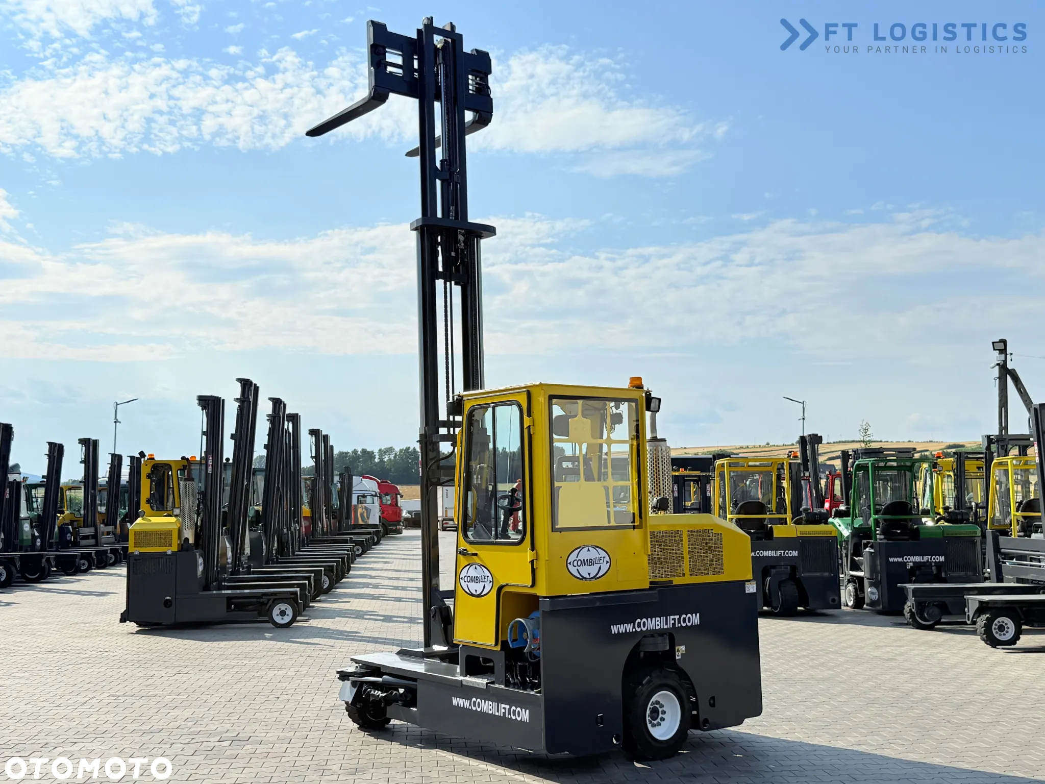 Combilift C3000 / GAS / TRIPLEX - 4900MM / JEDYNE 1537 MTH / POZYCJONER WIDEŁ / KABINA / JAK NOWY - 41