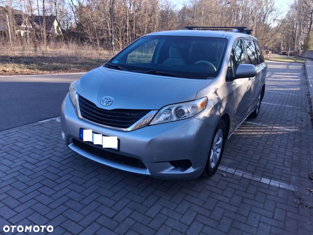 Toyota Sienna 3.5 V6 - 3