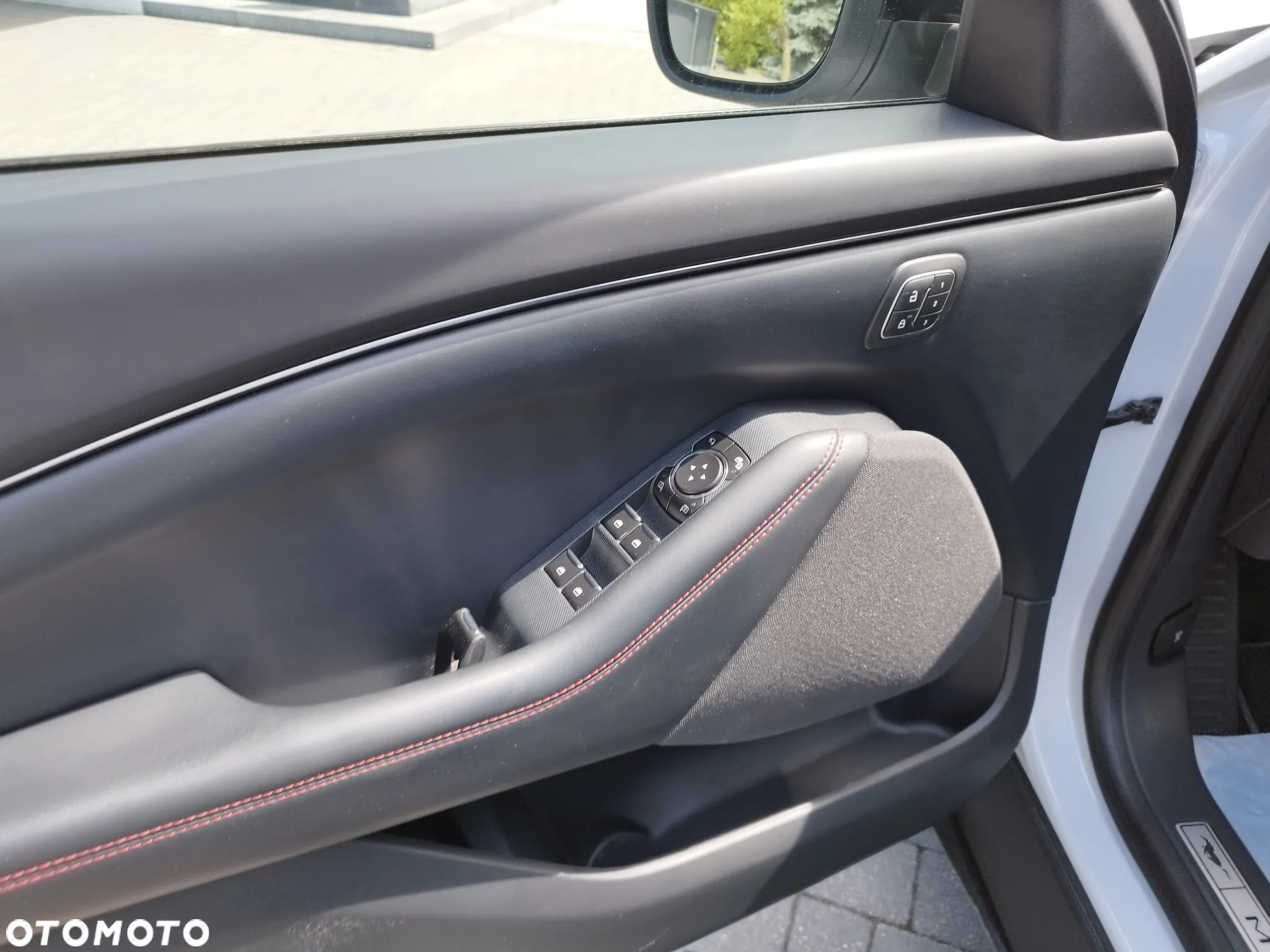 Ford Mustang Mach-E 91 kWh AWD Premium - 22