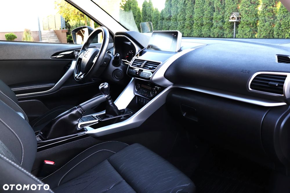 Mitsubishi Eclipse Cross 1.5 T Intense - 23