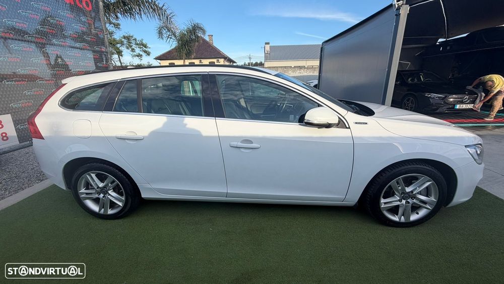 Volvo V60 2.4 D6 Momentum AWD Phev - 5