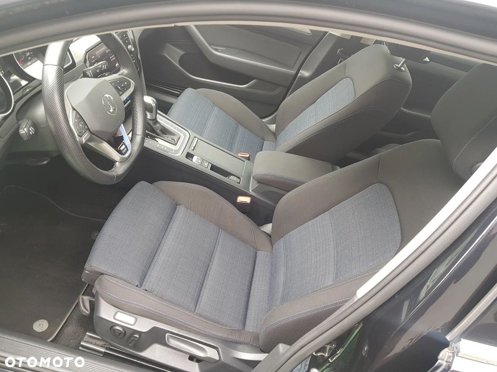 Volkswagen Passat - 17