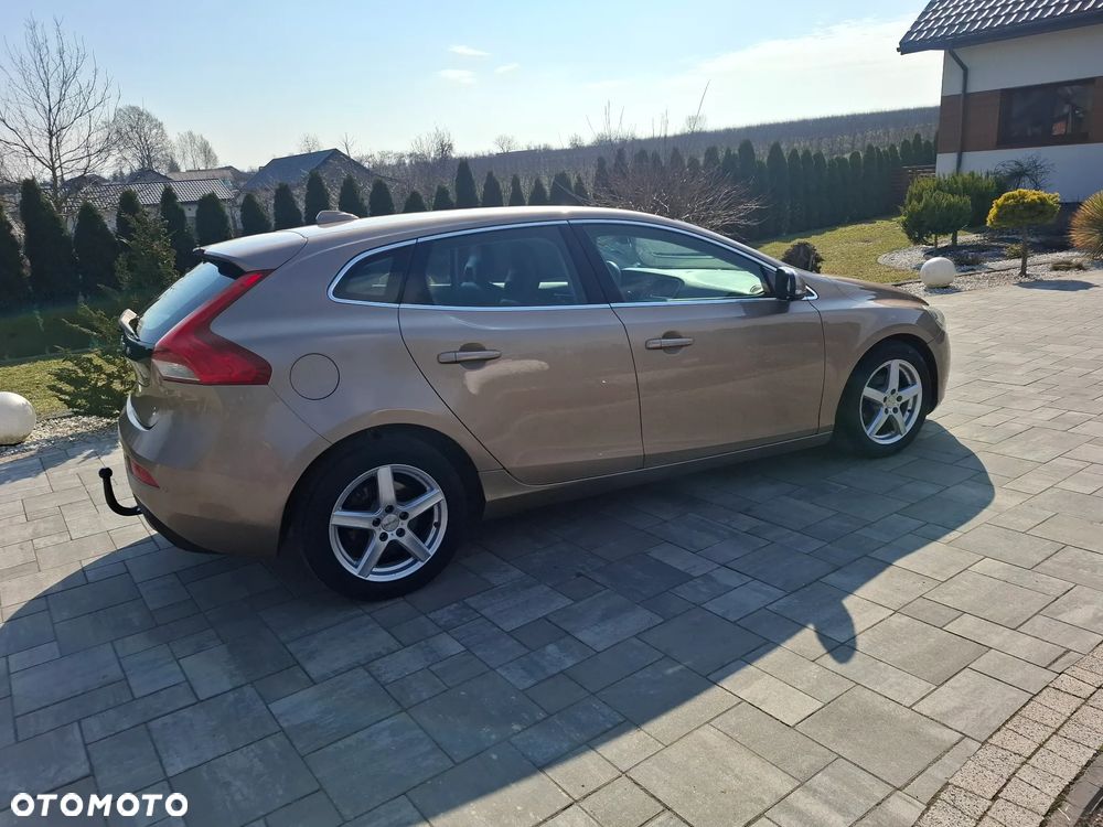 Volvo V40 D2 Kinetic - 11