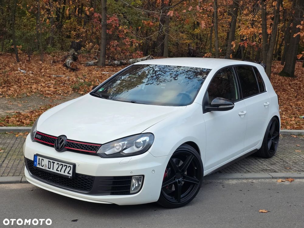 Volkswagen Golf 2.0 GTI - 1