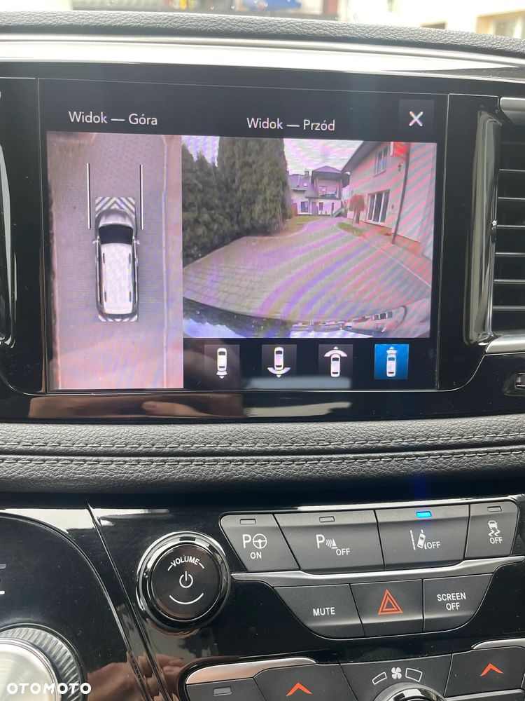 Chrysler Pacifica - 39