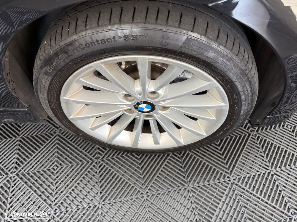 BMW 318 d Pack M - 12