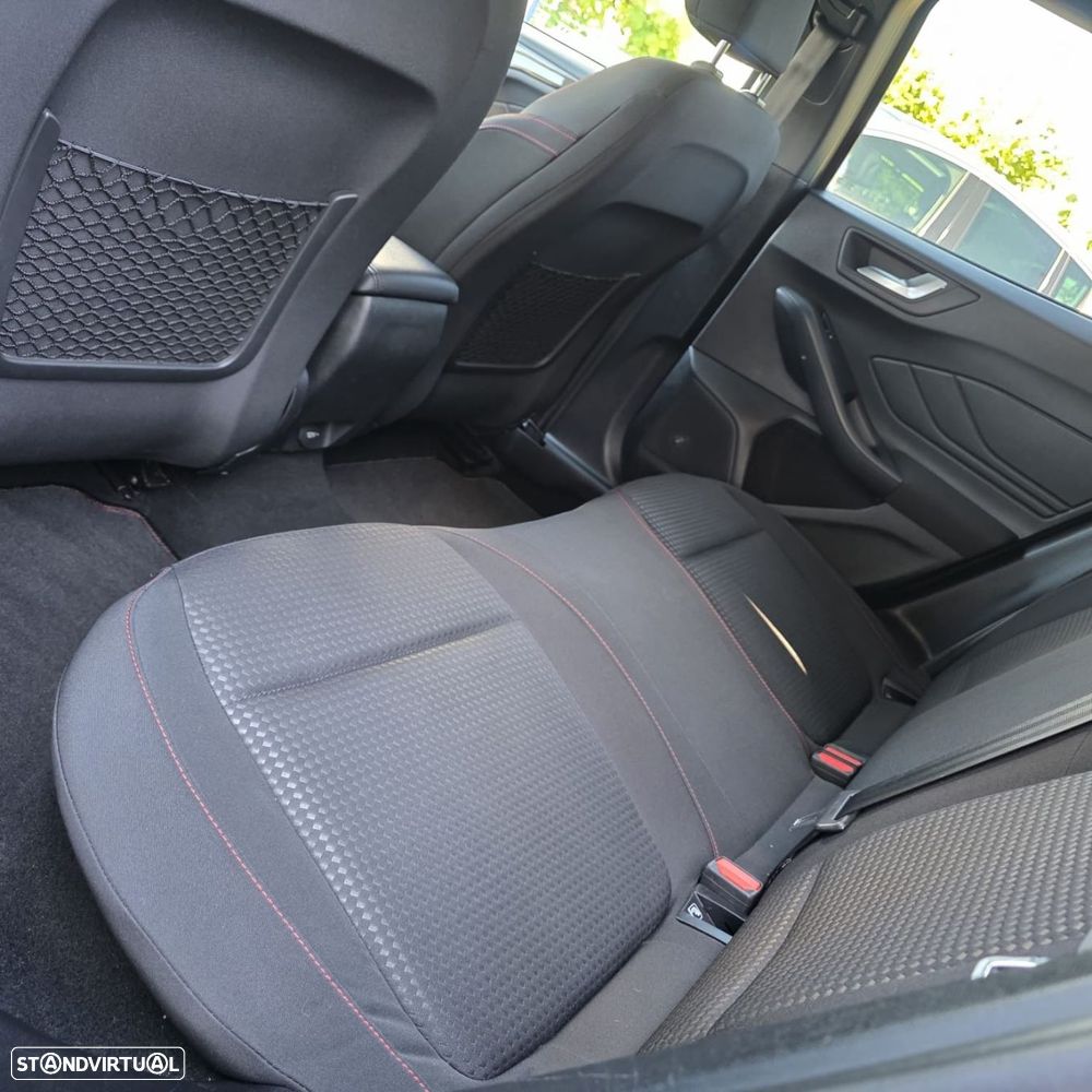 Ford Focus 1.5 TDCi ECOBlue ST-Line - 36