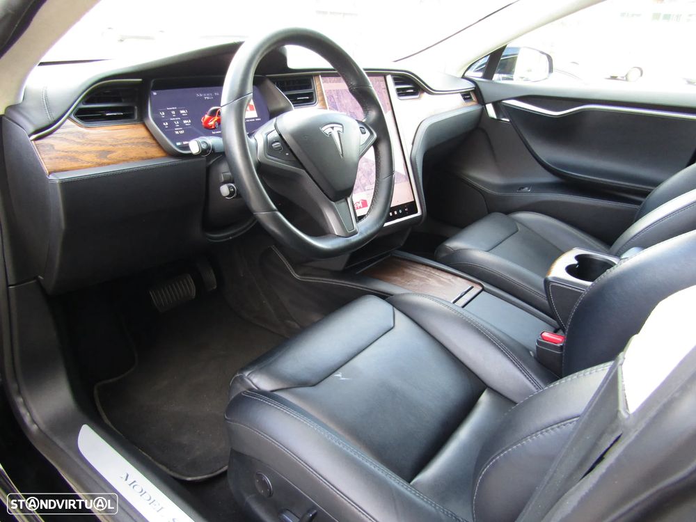 Tesla Model S - 15