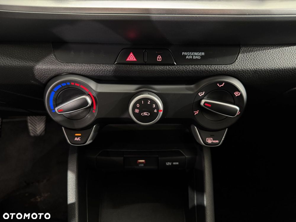 Kia Stonic - 25