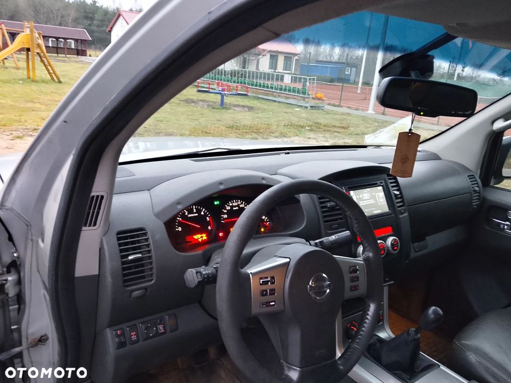 Nissan Navara 2.5 D FE Long EU5 - 13