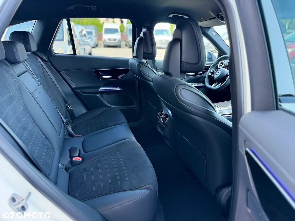 Mercedes-Benz GLC - 30