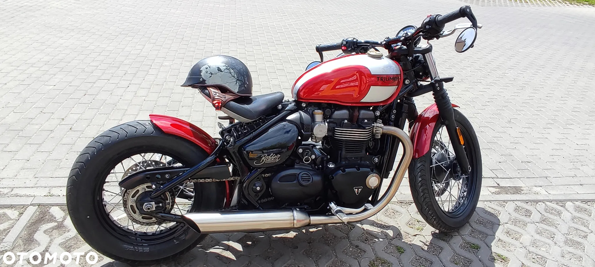 Triumph Bonneville Bobber - 5