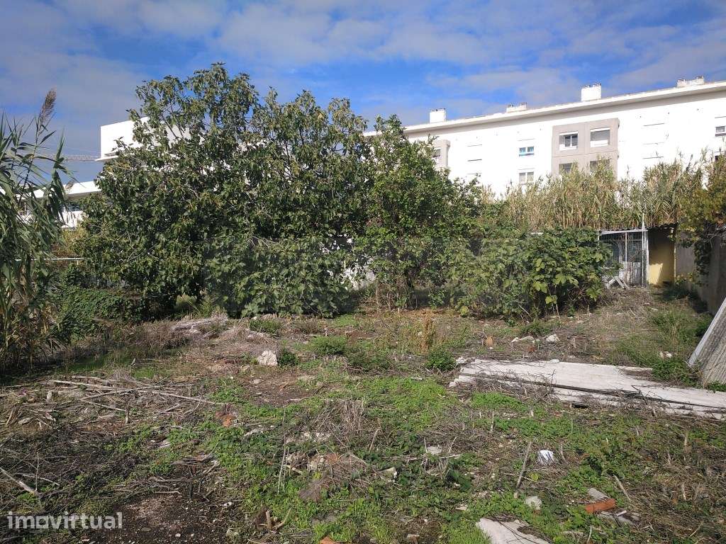 Vende-se Terreno Urbano na Ajuda - Lisboa - Grande imagem: 5/6