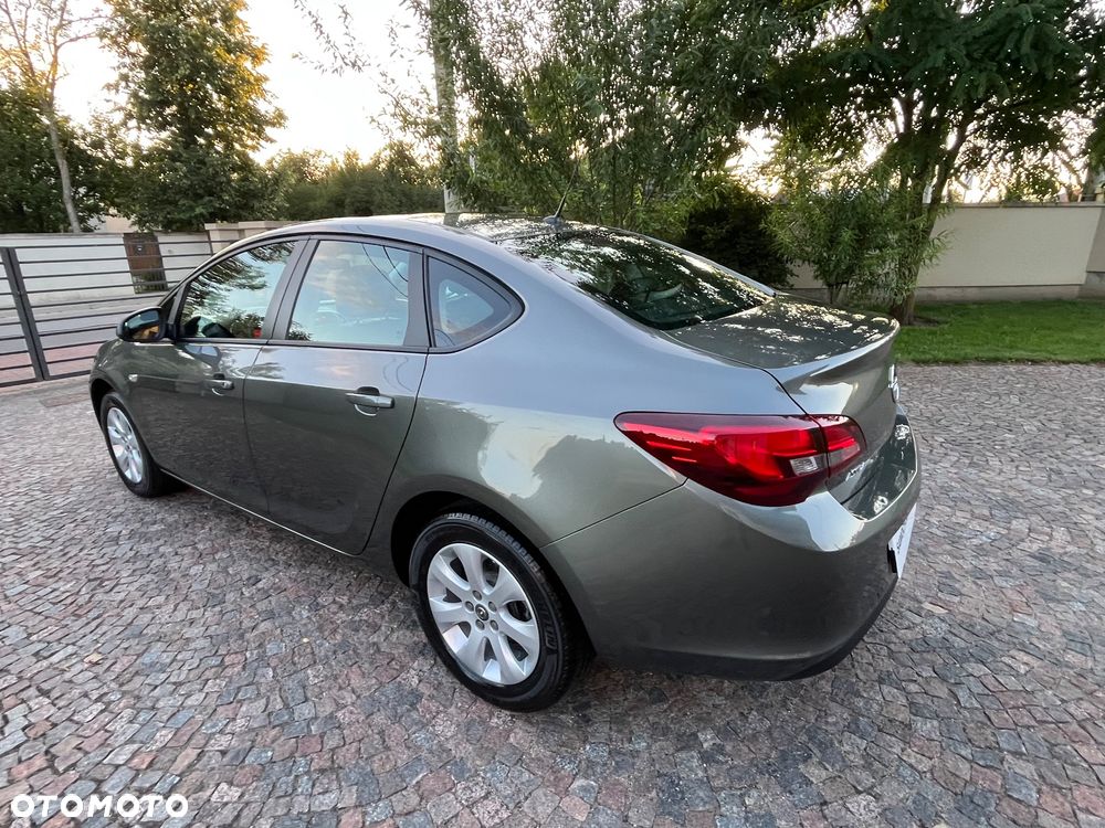 Opel Astra 1.6 Active EU6 - 18