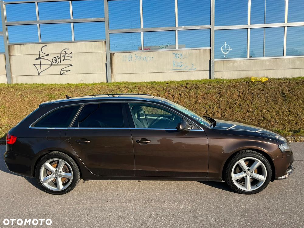 Audi A4 Avant 2011 photo 2